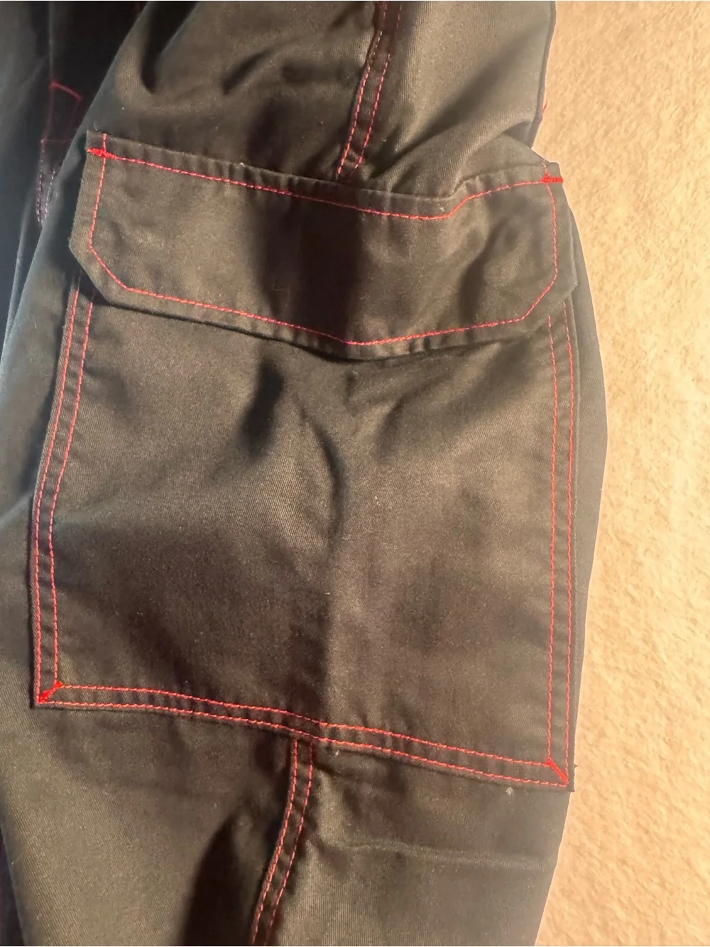 NWT True Religion Men’s 32 Black Red Stitch Baggy Cargo Pants 108335